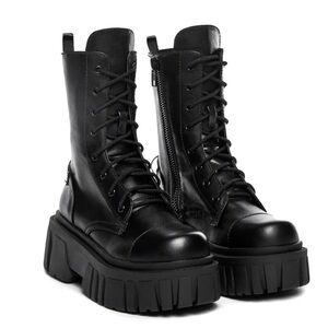 Black Platform Lace-Up Boots Current Mood